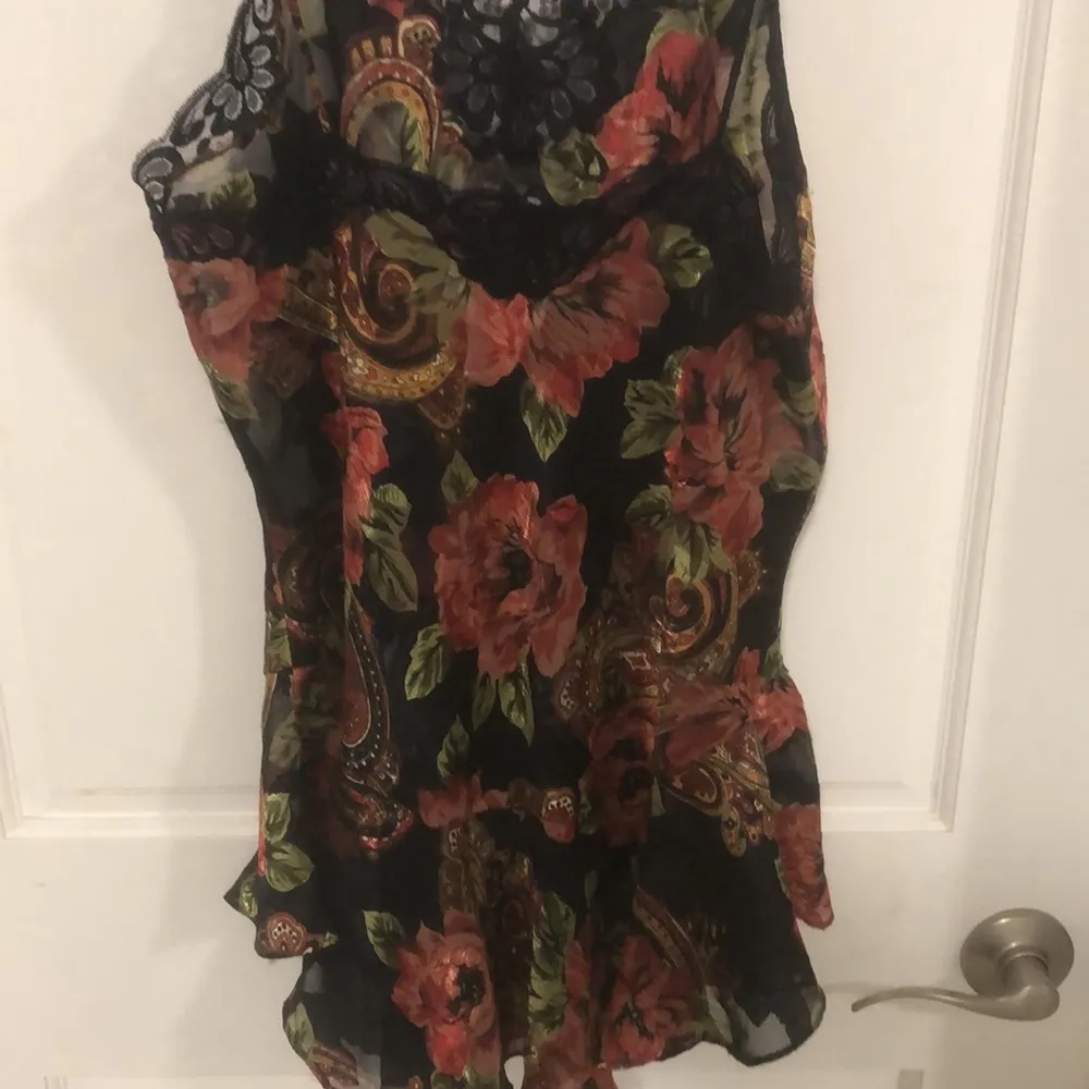 Vintage Victoria’s Secret lingerie, rose paisley pattern - Image 5