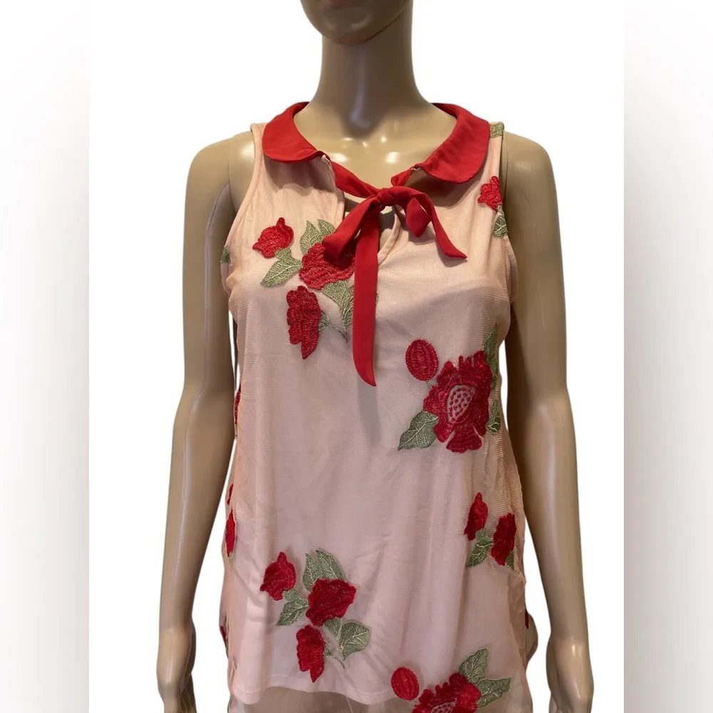 Disney X Lauren Conrad Snow White Embroidered Sleeveless Top size XS Pink - Image 2