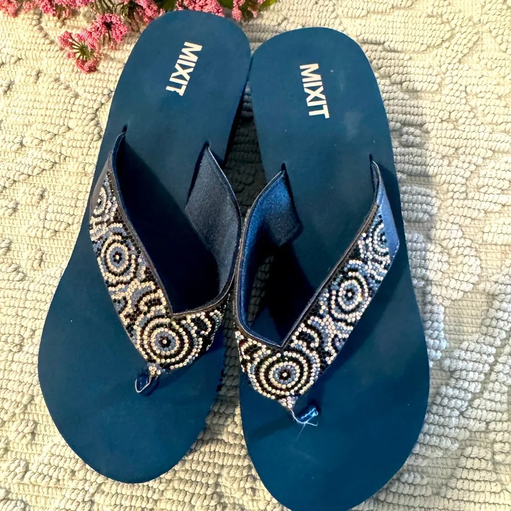 Mixit Navy Beaded Women's Sandals Size 8 - Image 7
