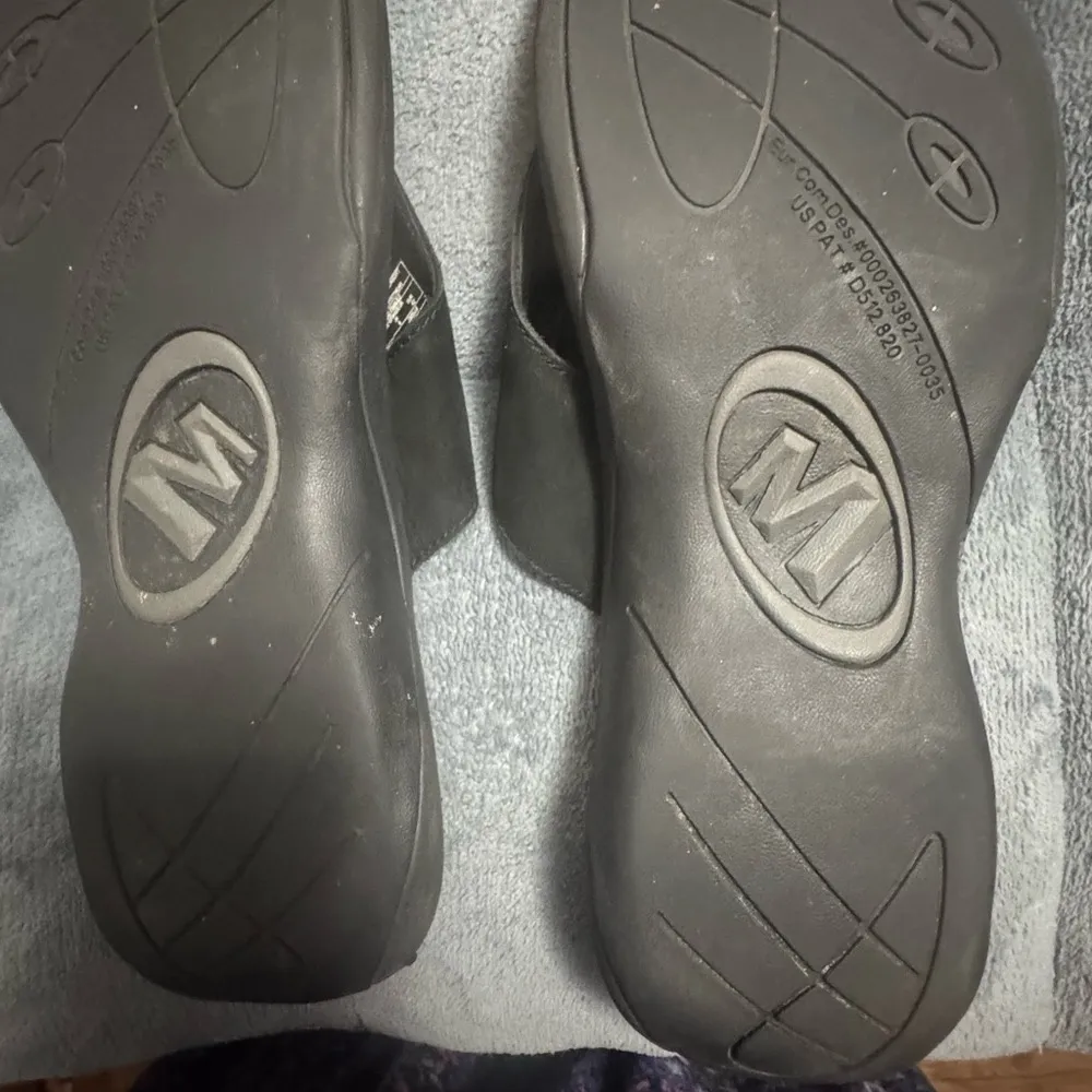 Merrell Women's Black Sandals adjustable! - Image 3