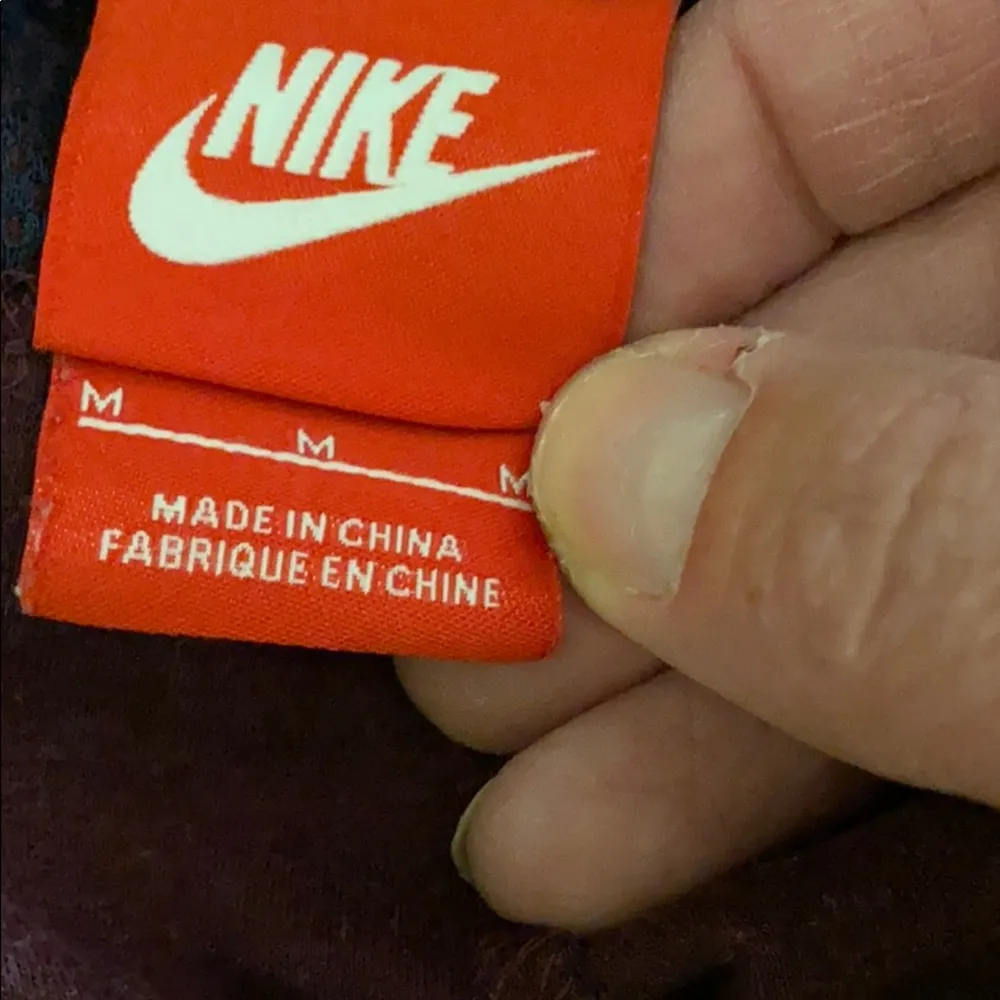 Nike maroon/ navy pants - Image 4