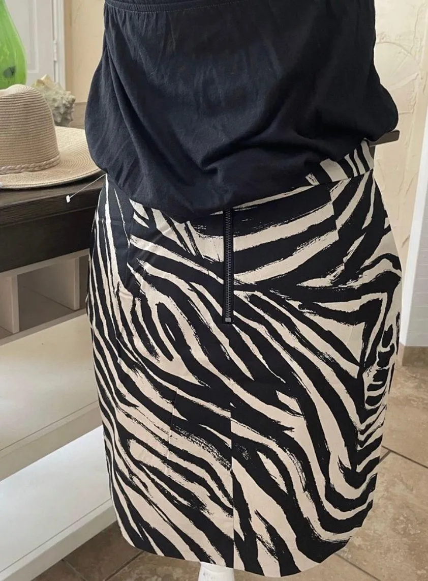 NWOT  zebra striped mini skirt - Image 2