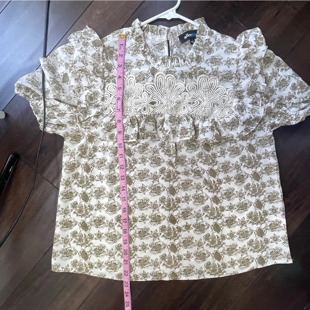 Blouse floral print short sleeves and ruffle accent Feminine cottage dressy - Image 11