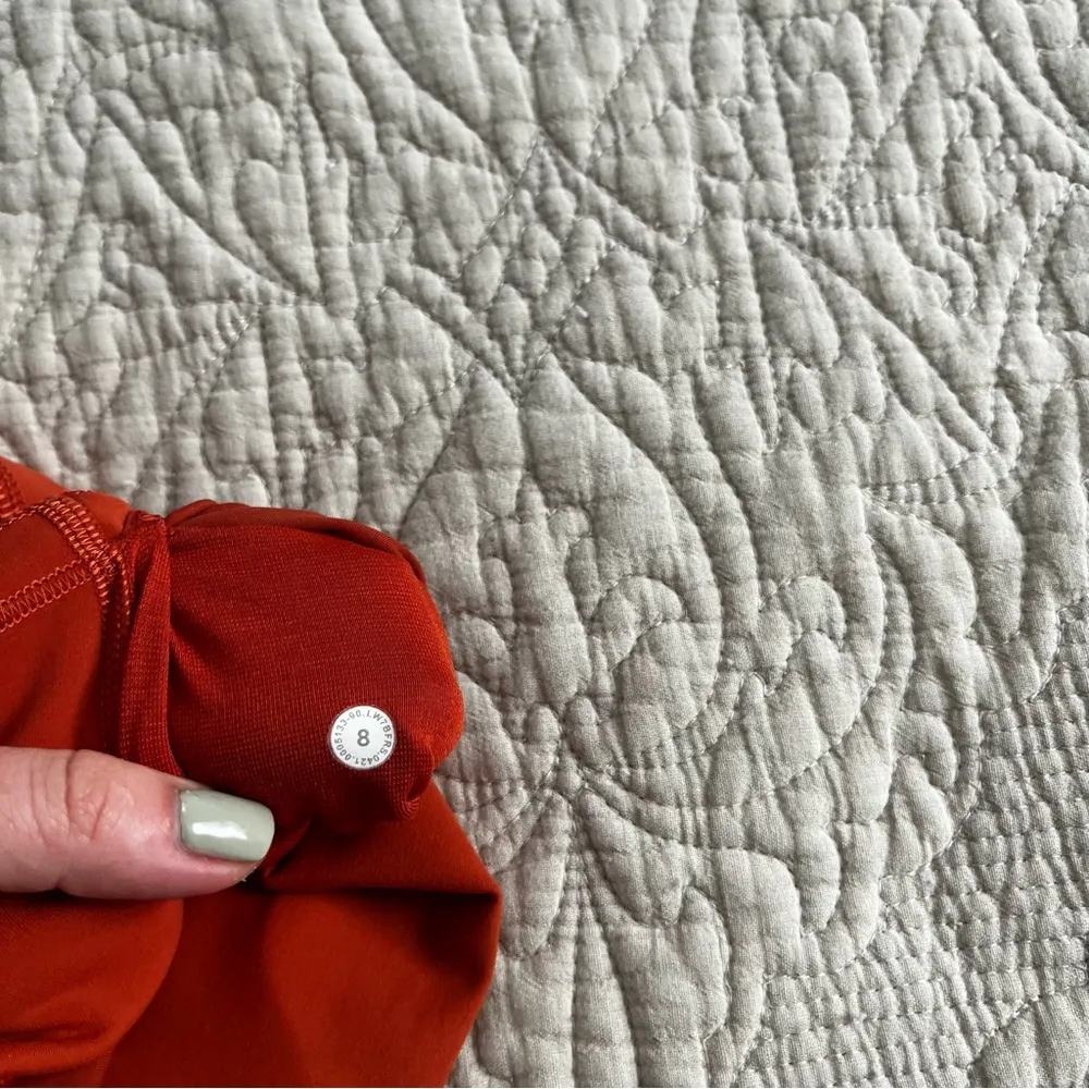 Lululemon wunder train 6" shorts cayanne orange size 8 - Image 2