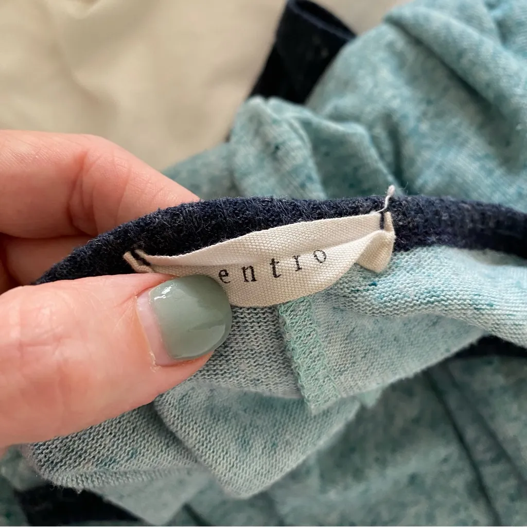 Entro Tunic Knit Sweater Long Sleeve Blue Multi Split Hem Size Medium - Image 5