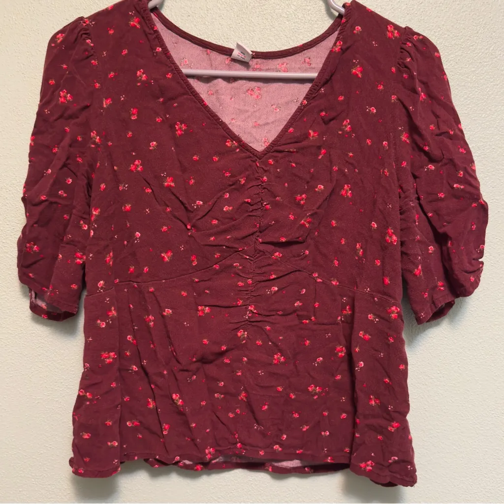 Floral V-Neck Ruched Top - Image 3