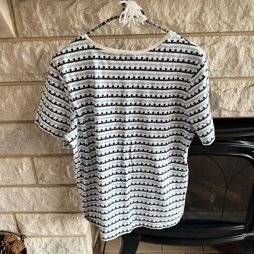 CJ Banks Navy, Light Blue, and White Patterned Short Sleeve Top Size X - Image 5
