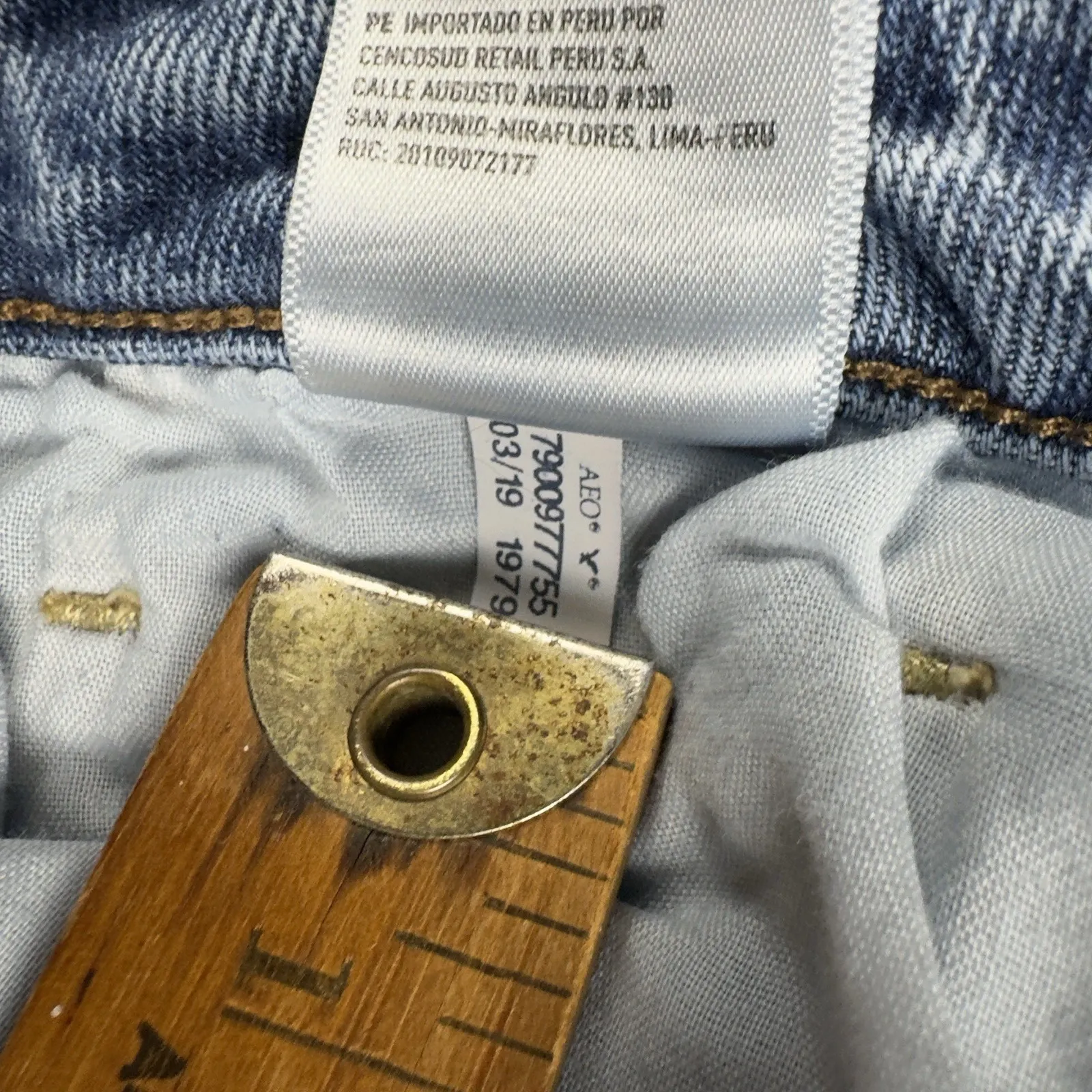 American Eagle Mom Jean Women's Size 4 Blue Distressed High-Rise Tapered Leg‎ - Image 8