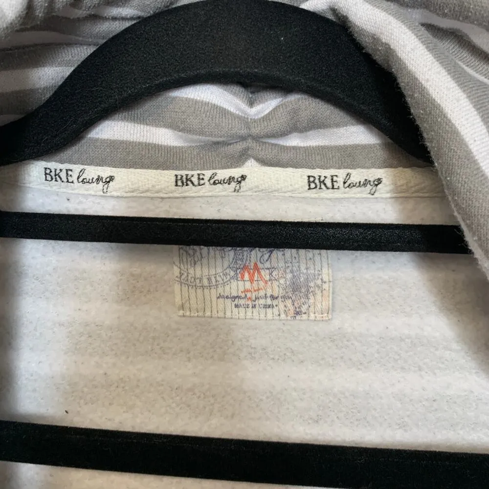 BKE  Gray White Striped Lounge Jacket Robe Sz Medium - Image 8