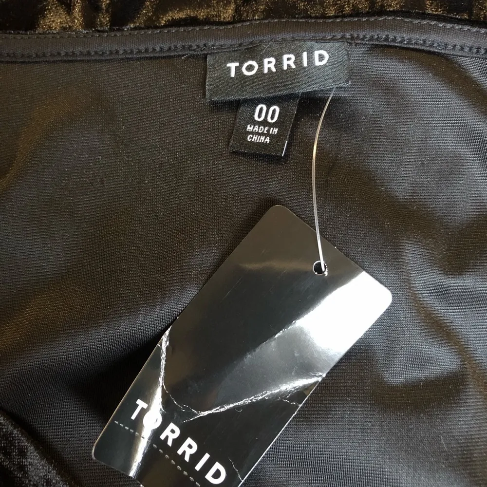 NWT TORRID Babydoll Velvet V-Neck Flutter Sleeve Midi Top Size 00 - Image 7