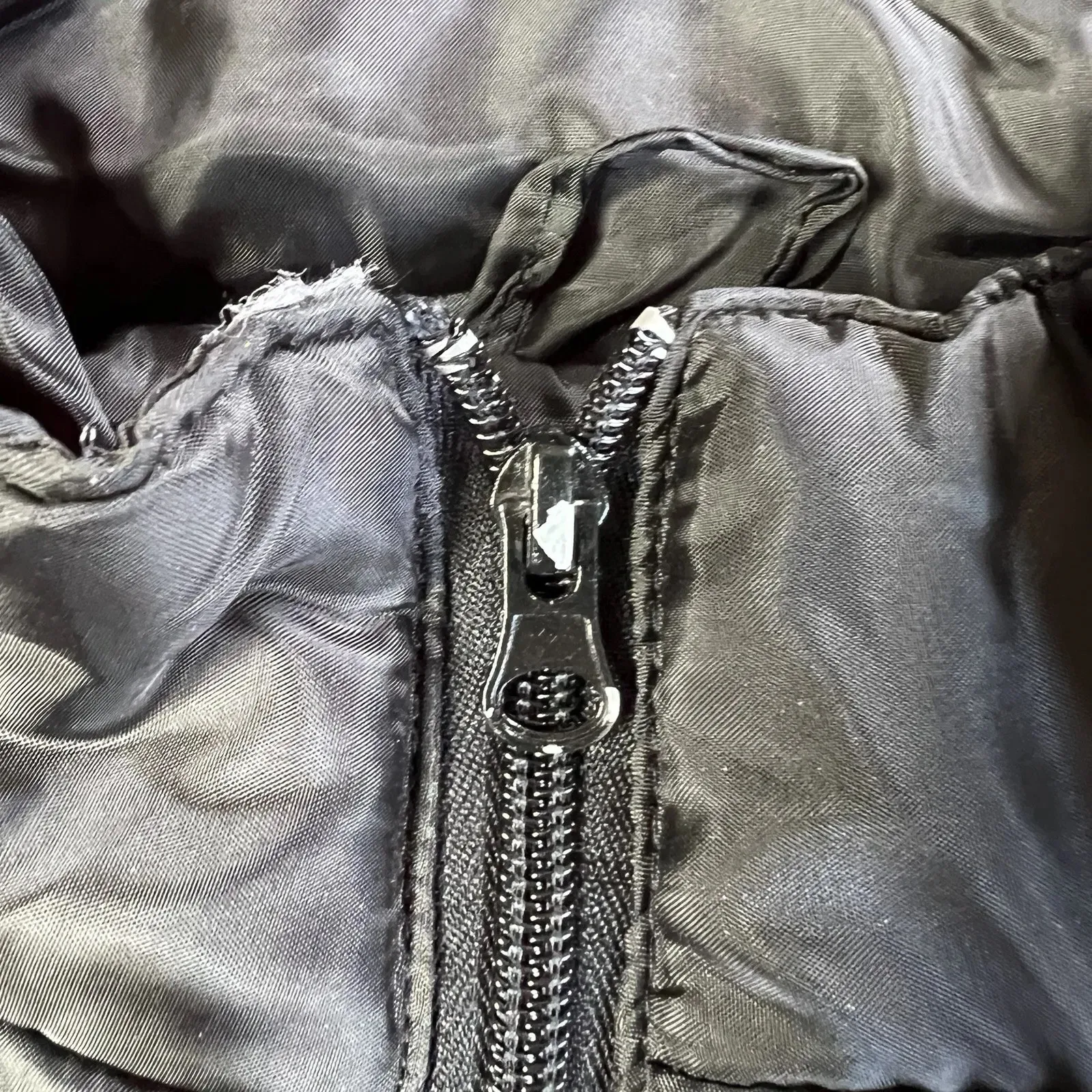 Puffer Vest Black Small Sleeveless Padded Outerwear Quilted Lightweight Full Zip - Image 6