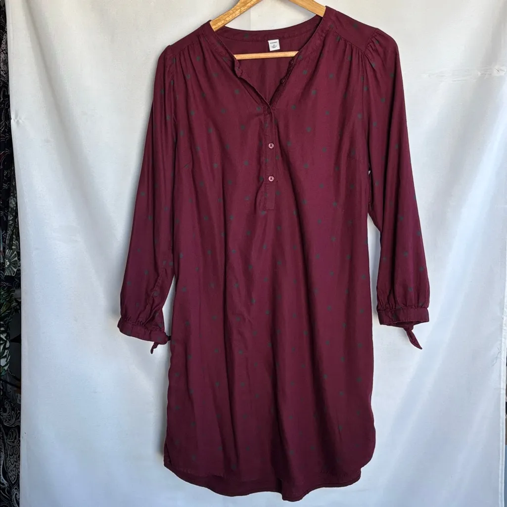 Old Navy Size Medium Maroon Button-Up dress tie sleeves - Image 3