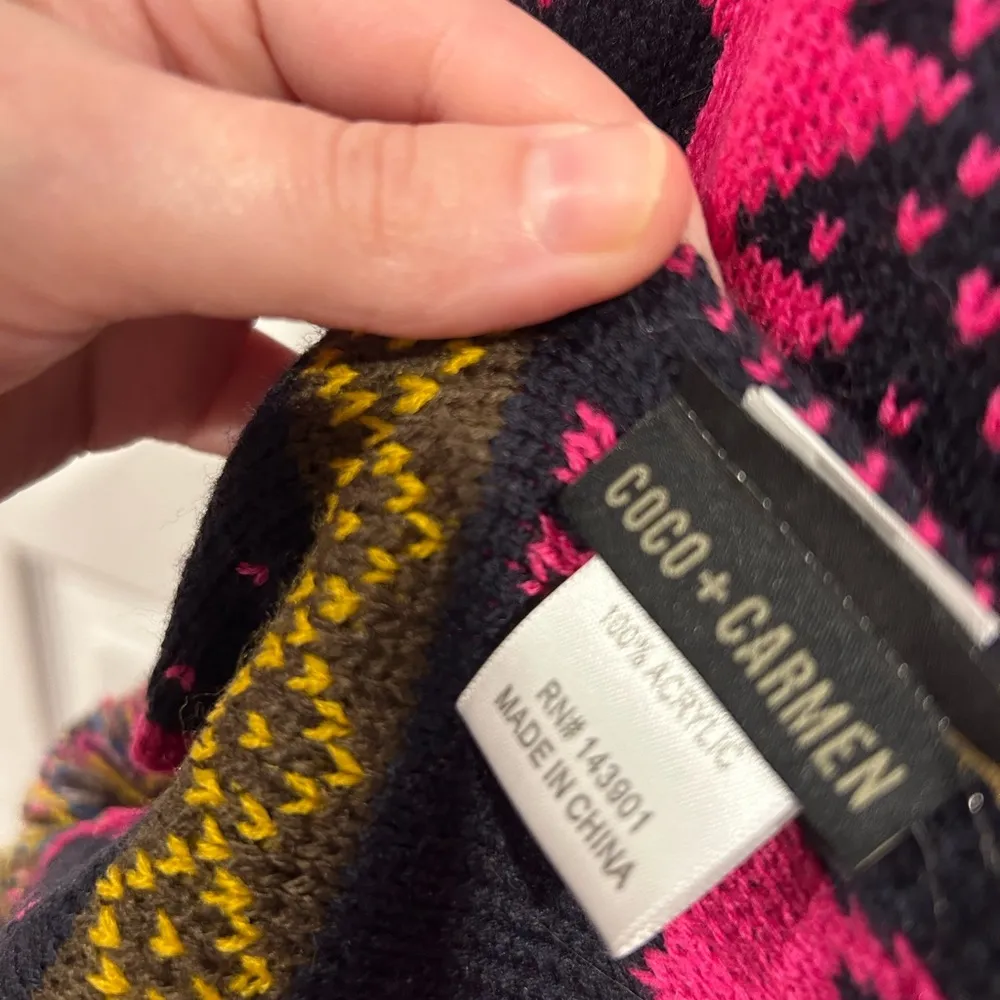 Coco + Carmen two-sided scarf - Image 5