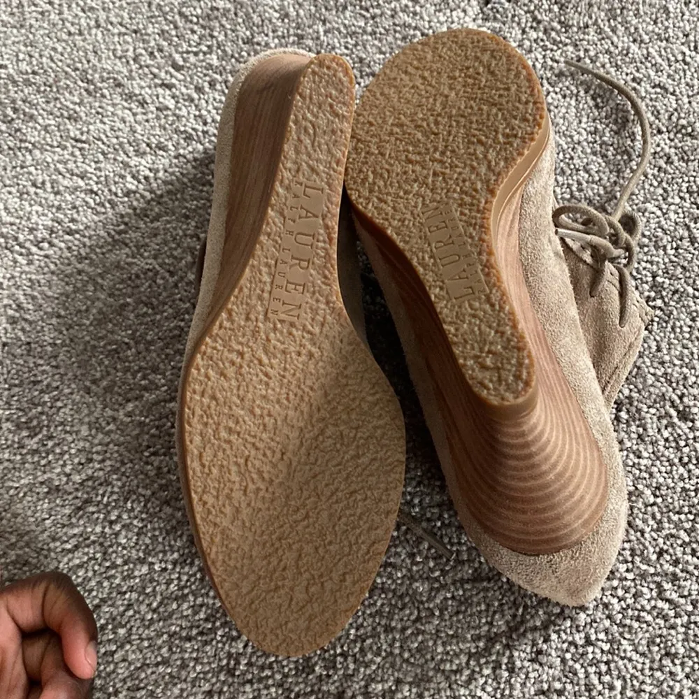Lauren Ralph Lauren Suede Wedge Moccasin Shoes SIZE 6 - Image 5