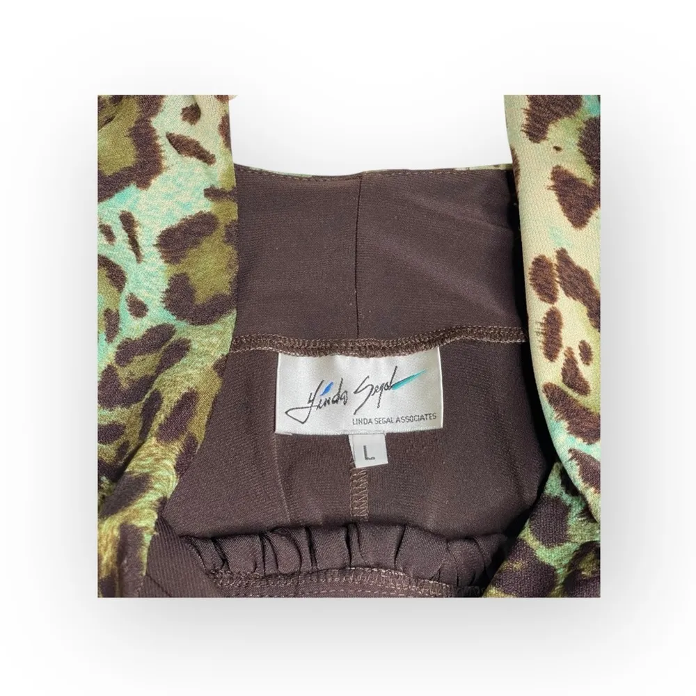 Linda Segal ⌘ Braided Belt Plunging Neckline Top ⌘ Chocolate Mint Leopard ⌘ L ⌘ Brown Size L - Image 10