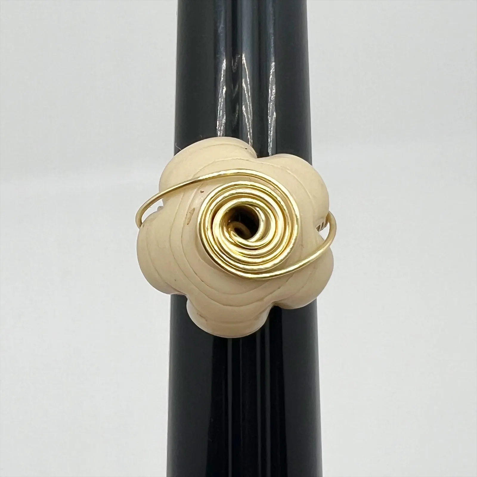 Handmade Cream Floral Bead Gold Tone Wire Wrapped Ring Size 10 Hand Crafted - Image 3