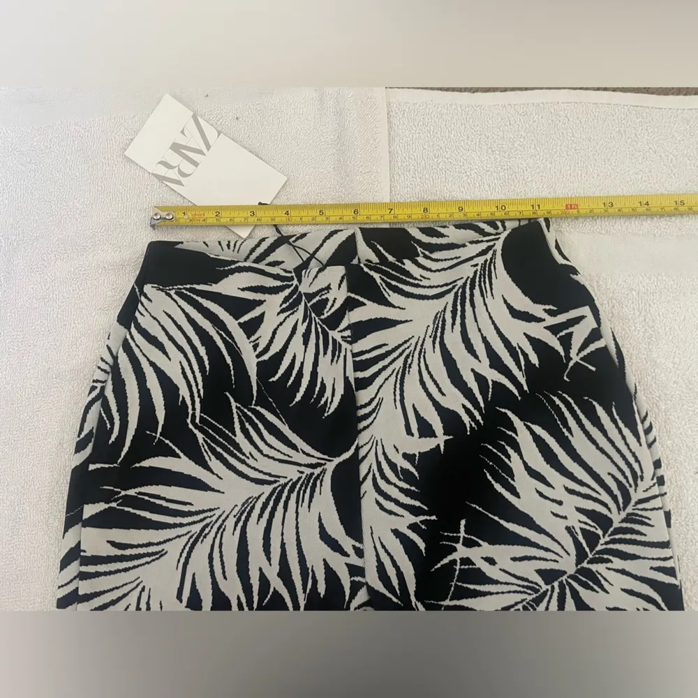 NWT  Jacquard Floral 2 Piece Set High Flare Pants & Crop Tank Top - Image 11