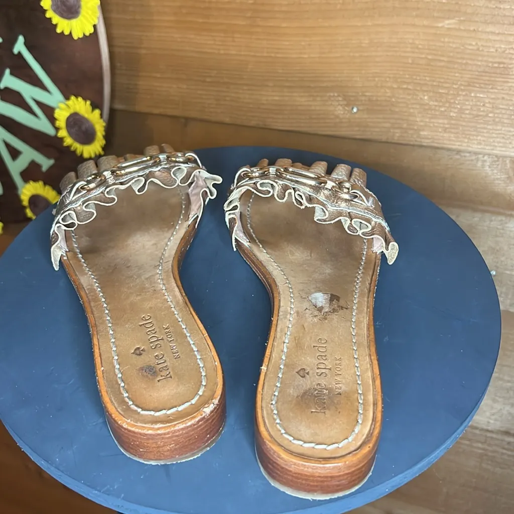 Kate Spade New York Leather Rose Gold Chain Buckle Slip On Sandal 8M - Image 5