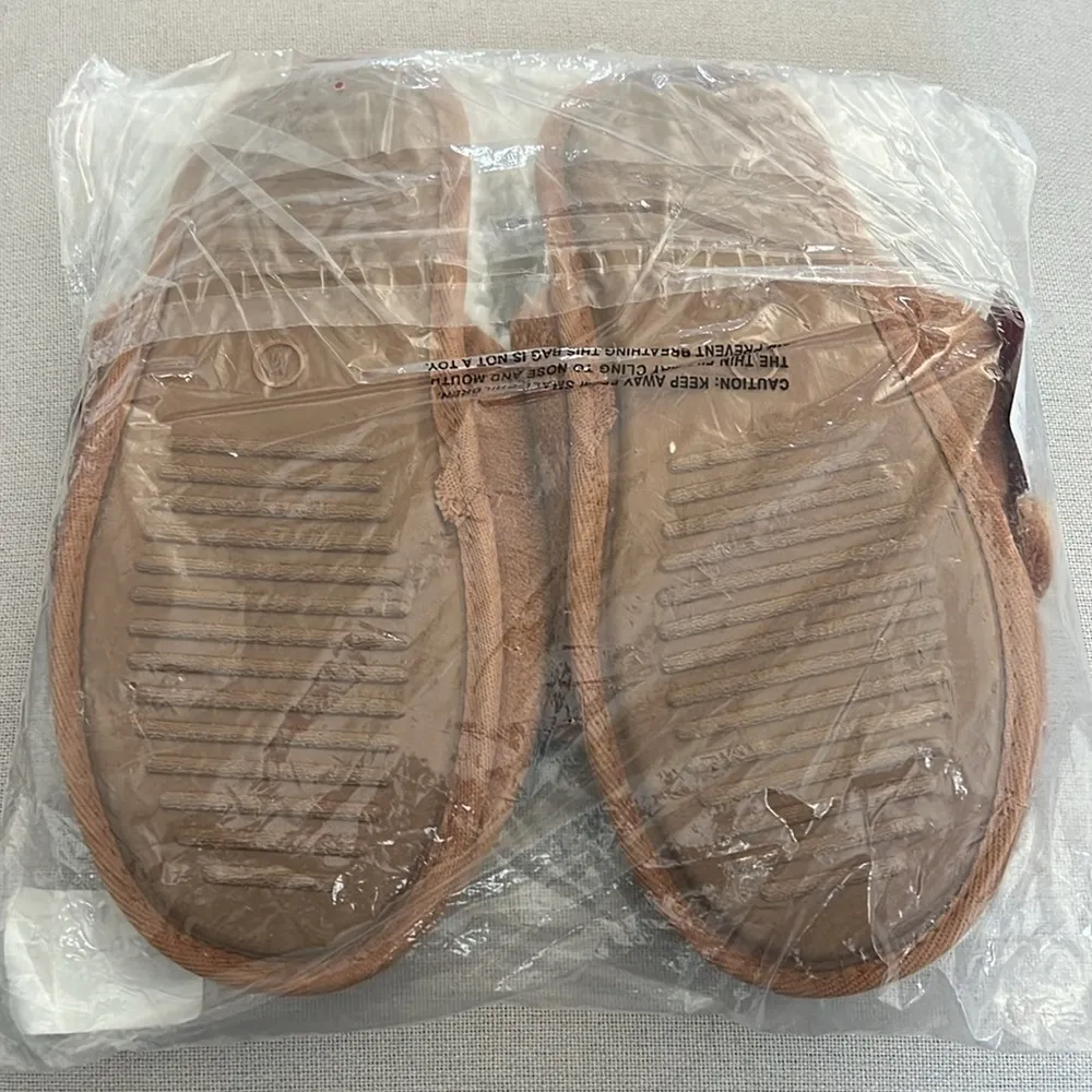 NWT North Pole Reindeer Slip - Image 3