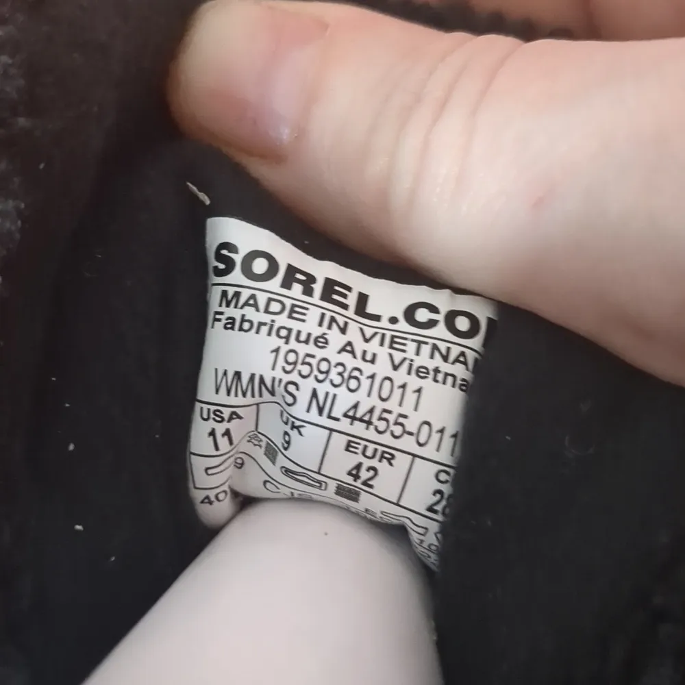 Sorel Explorer II Joan Cozy black Boots size 11 - Image 6