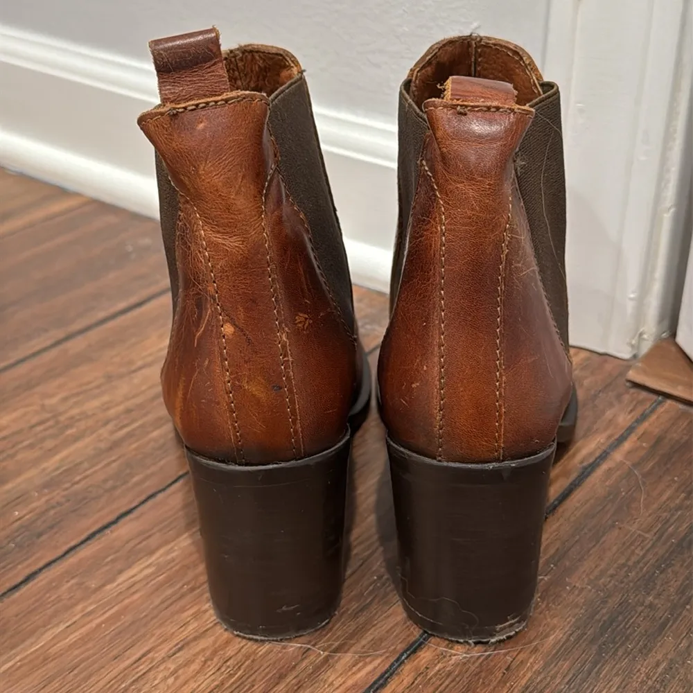 'Pistol' Cognac Leather Ankle Bootie - Image 9