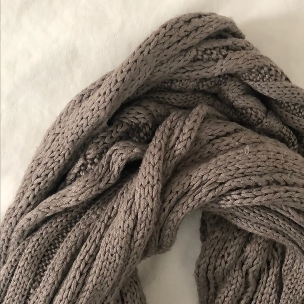 Feel the piece‎ circle scarf Taupe Cottagecore Braided Winter Warm Minimalist - Image 3
