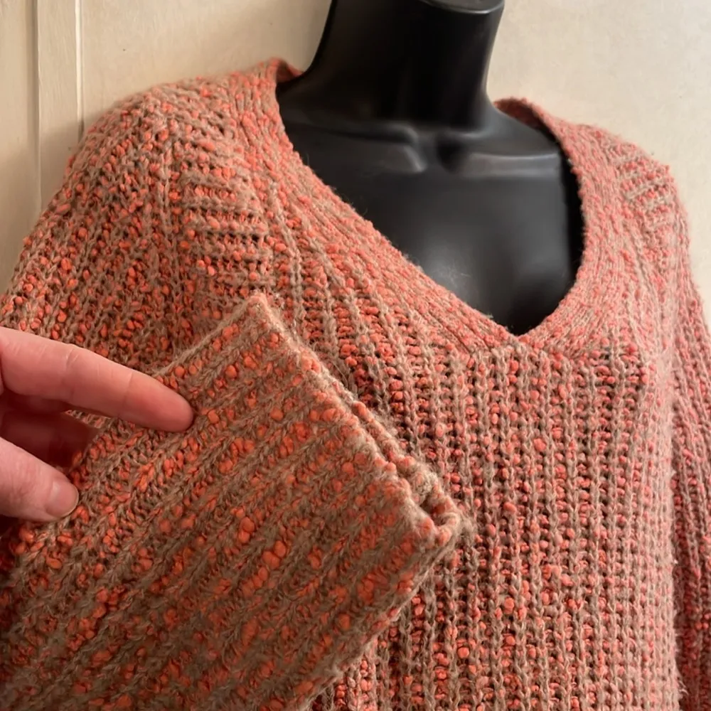 MOTH/ANTHROPOLOGY,‎  WOMEN’S MEDIUM SWEATER. SIDE ZIP HEAVYWEIGHT V-NECK EUC - Image 2