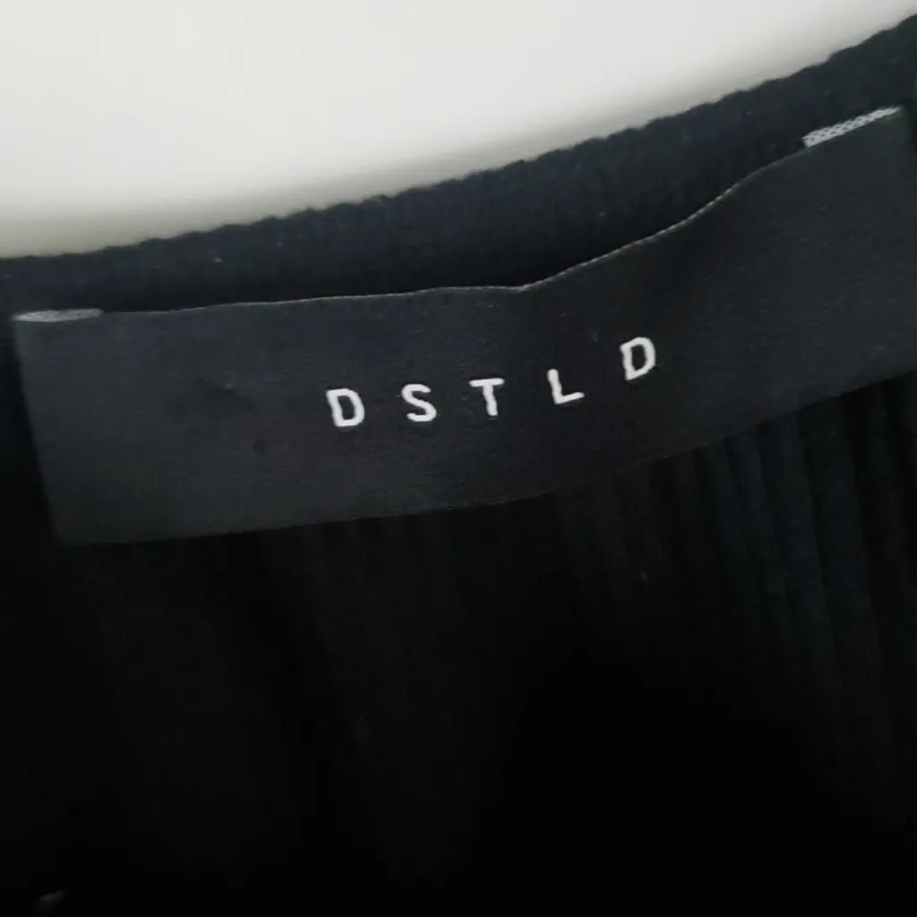 DSTLD black long sleeve off - Image 3