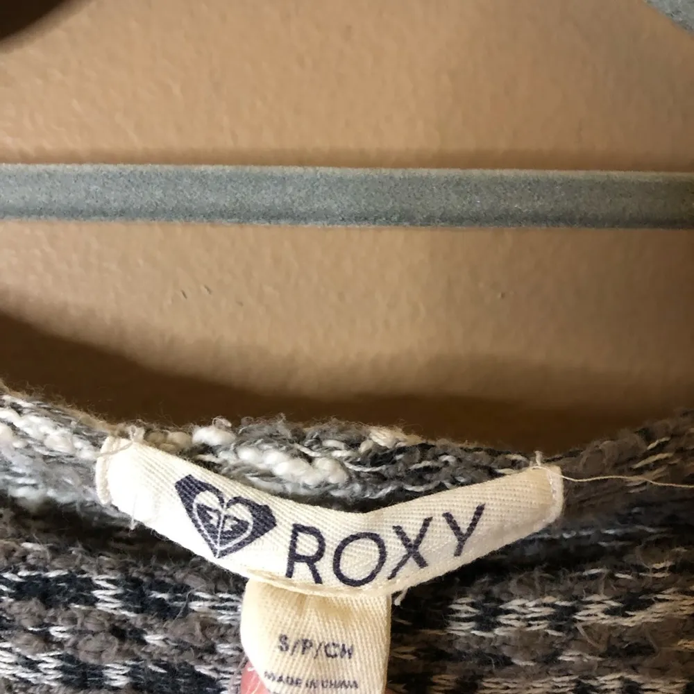 Roxy  Striped Mix‎ Texture Sweater Grey Cream Size Small - Image 4