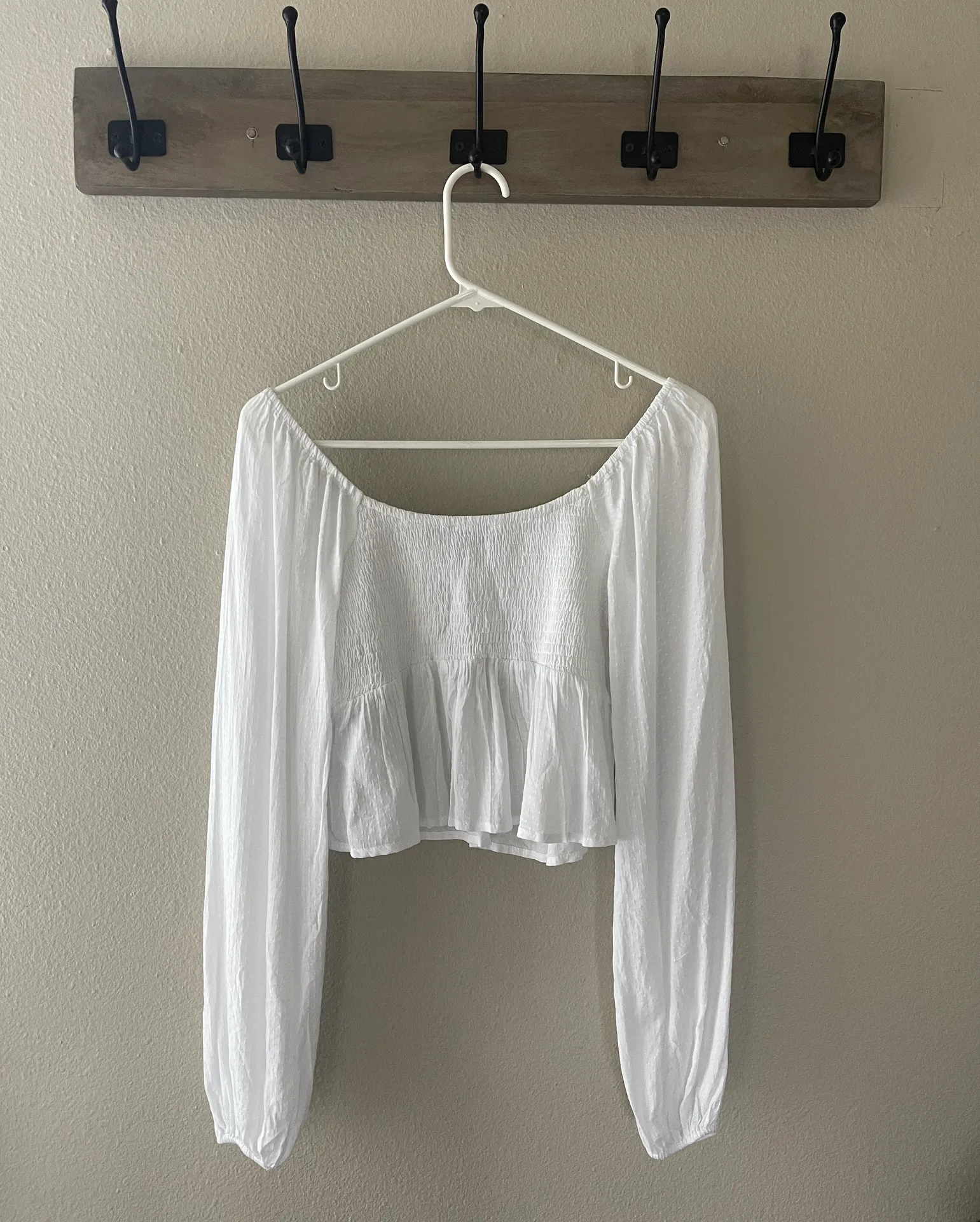 Hollister Top NWT - Image 2