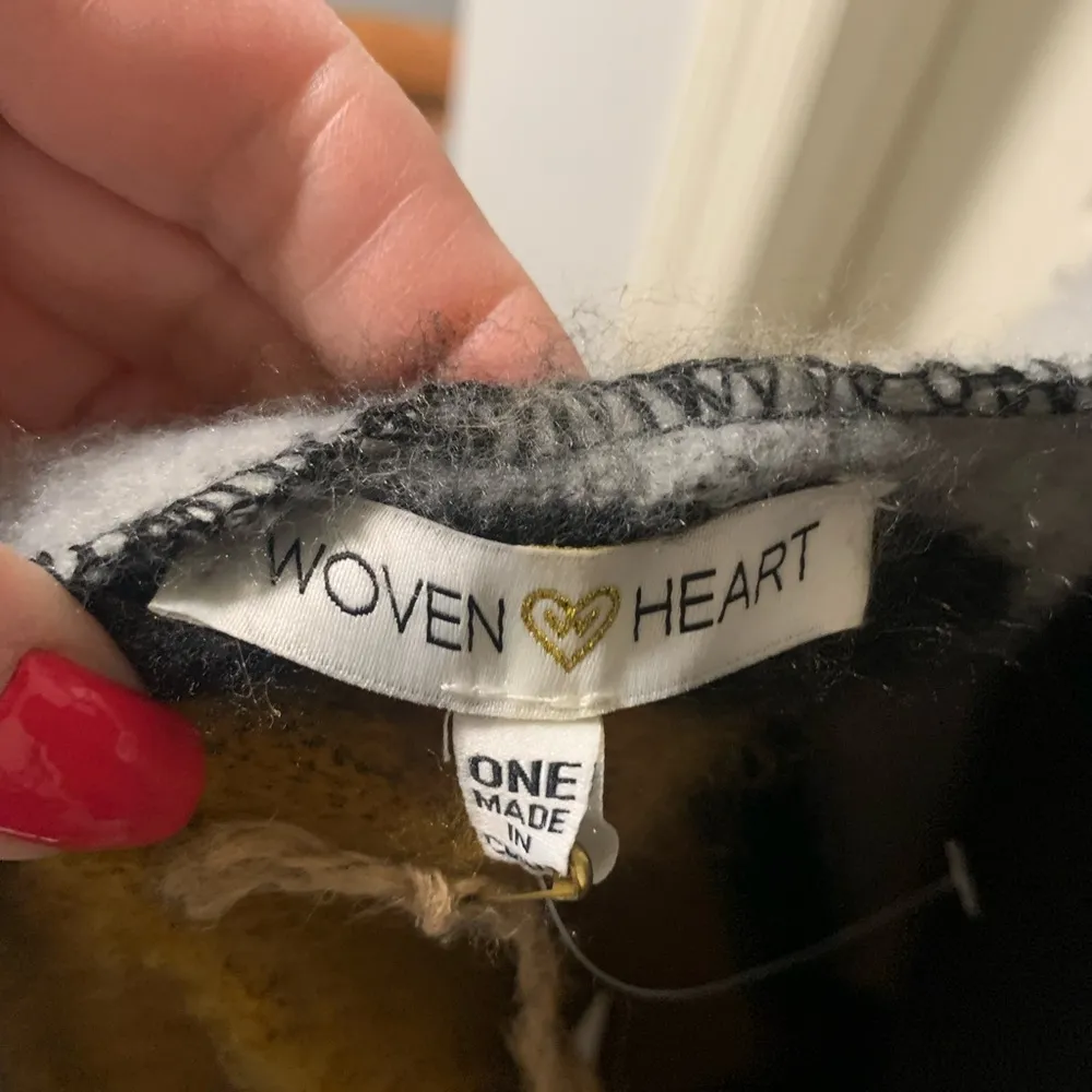 NWT Woven Heart Super Soft Colorful Ruana /Shawl/Blanket Poncho - Image 3