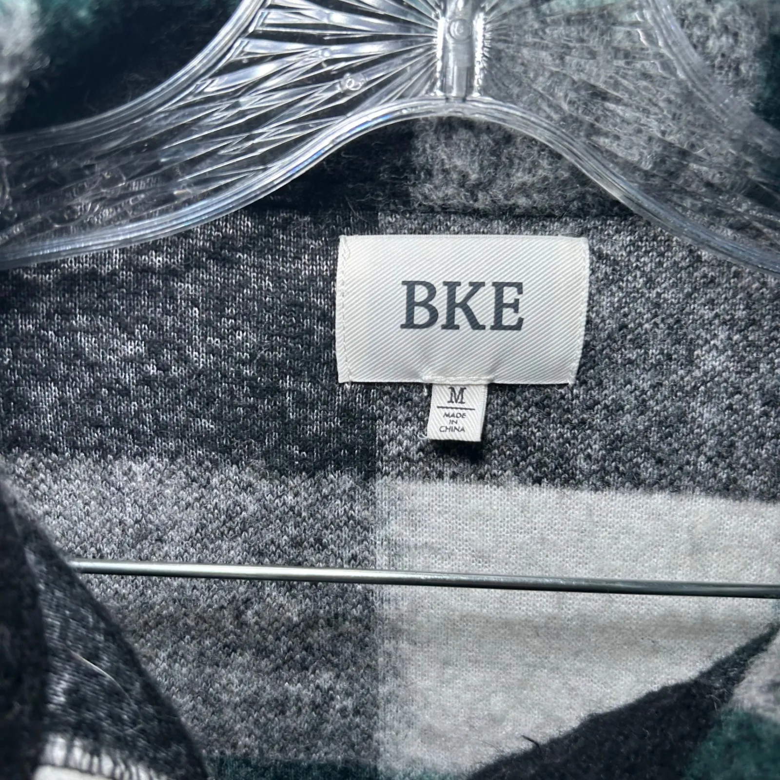 BKE Brushed Plaid Shacket Women's medium black green outdoor goblin cabin cozy - Image 5