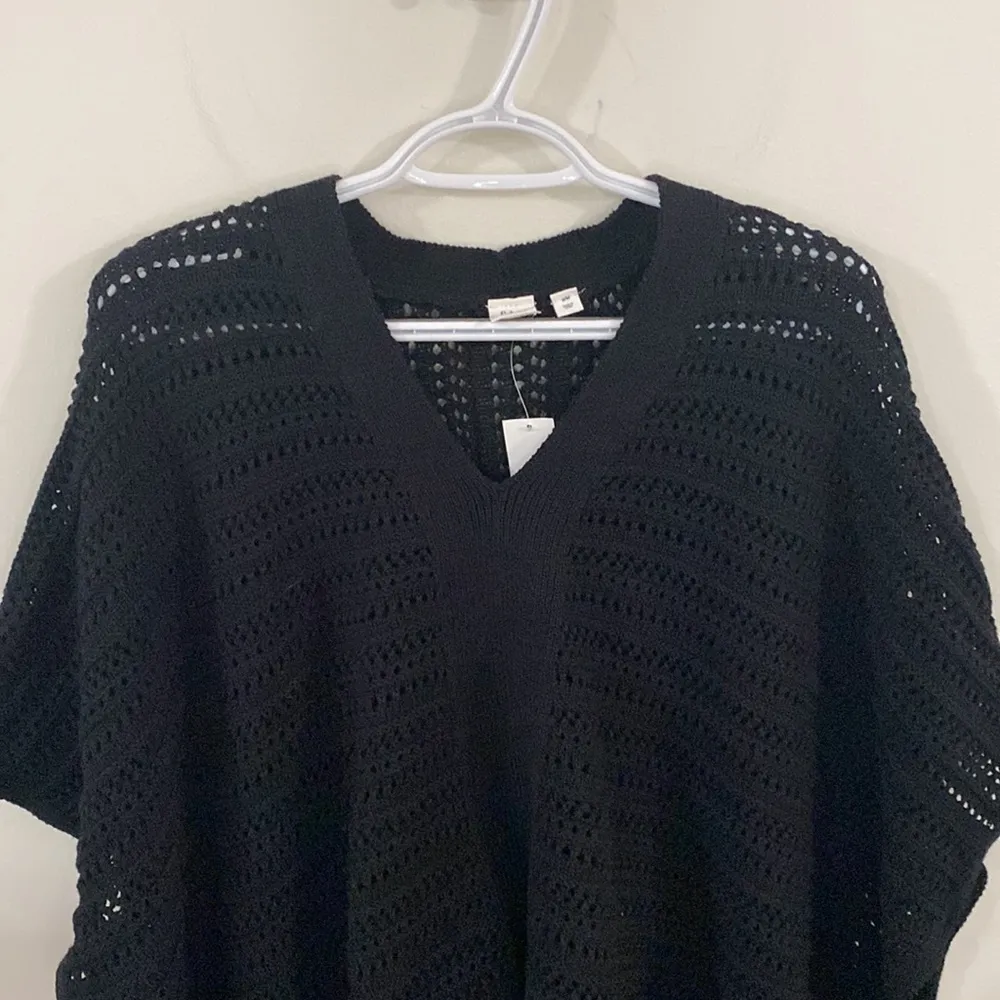 Gap solid black crochet open knit poncho size S / M - Image 4