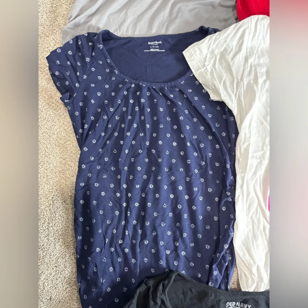 Lot of maternity short sleeve T shirts maternity tees basics neutrals medium - Image 7