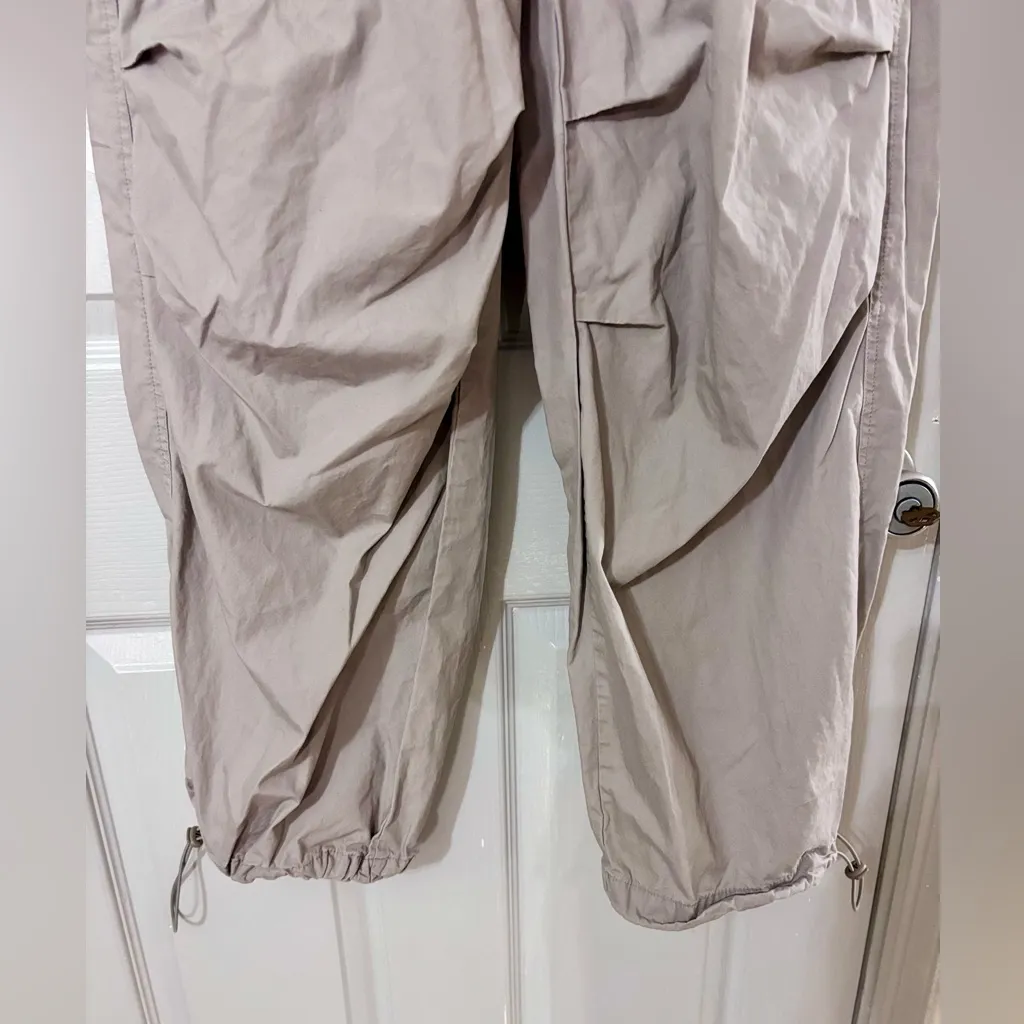 Wild Fable Women’s Cargo Pants Small Khaki Parachute Adjustable Waist Loose Fit - Image 6