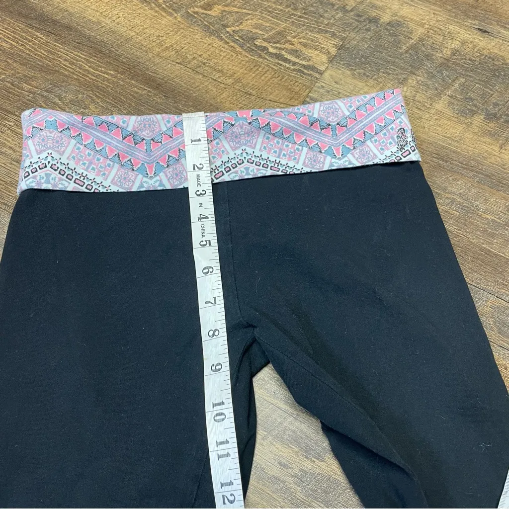 Victoria's Secret Yoga Capri Leggings Size Small Fold Over Black Pink Teal Y2K - Image 3