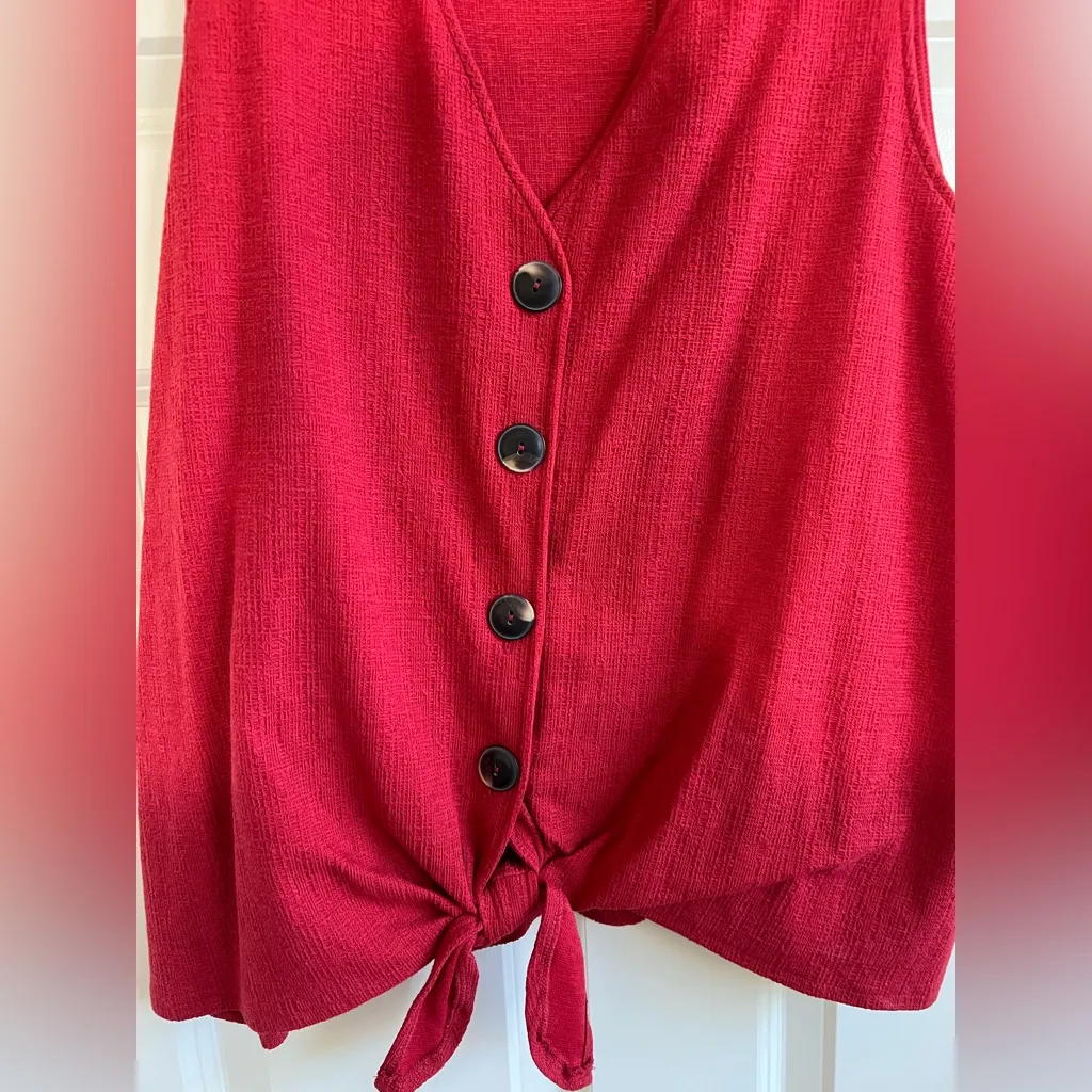 Red Sleeveless Button-Down Tank Top - Image 2