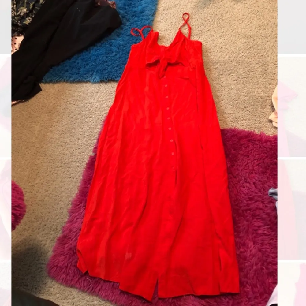 Red button down maxi cut out tie front dress never worn - Image 2