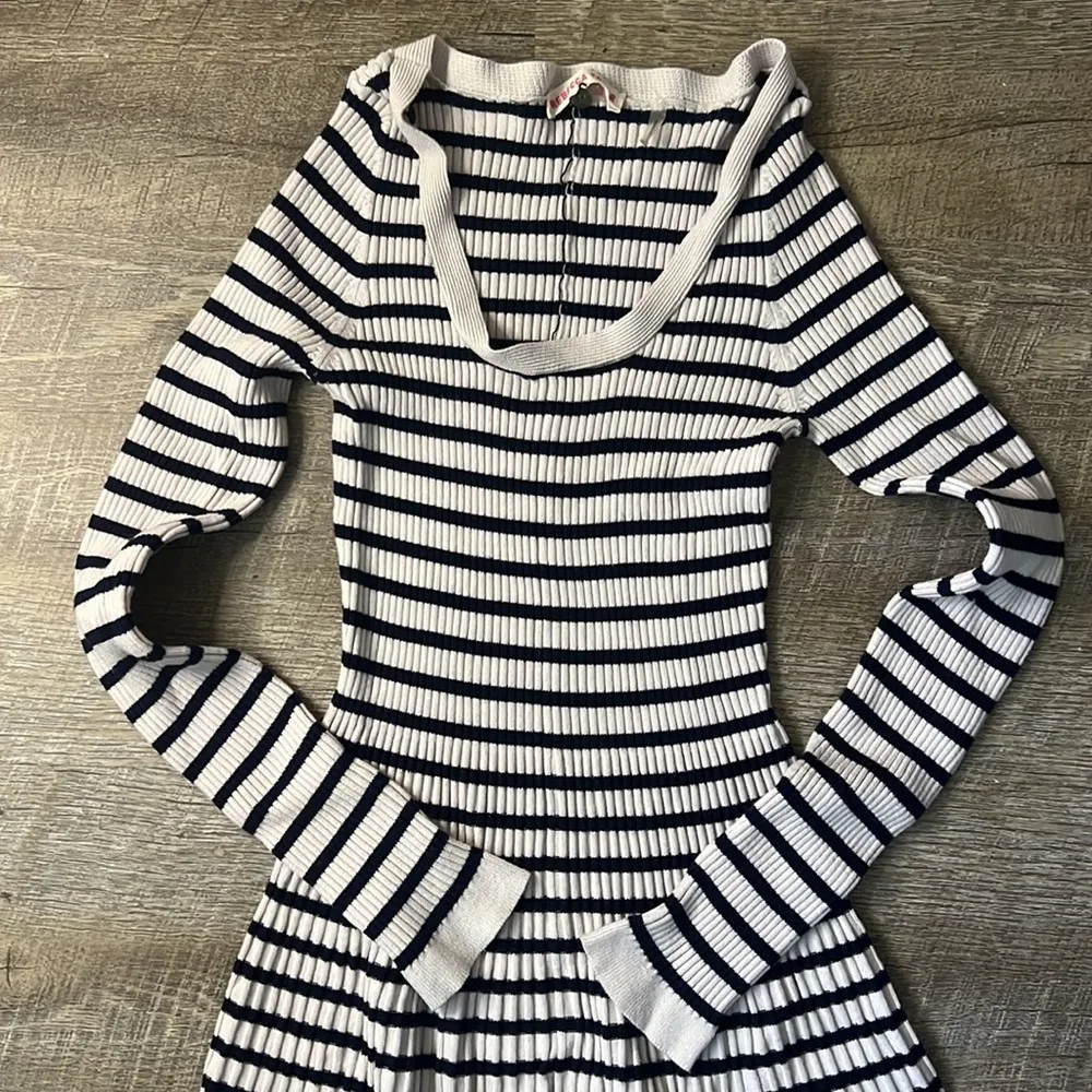 Rebecca Taylor Navy And White Striped Sweater Dress Size Medium - Image 2