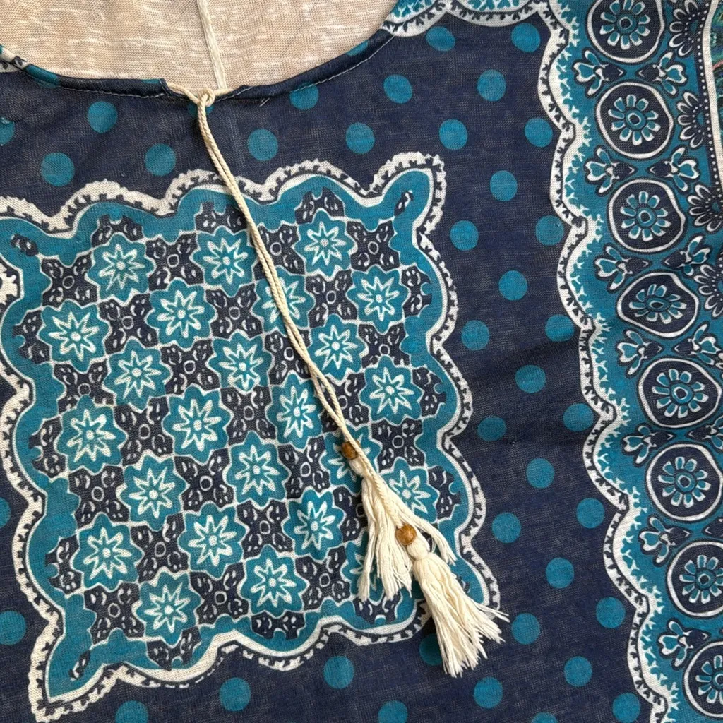 DO EVERYTHING IN LOVE Bohemian Blue and White tassle Poncho one size fit… - Image 3