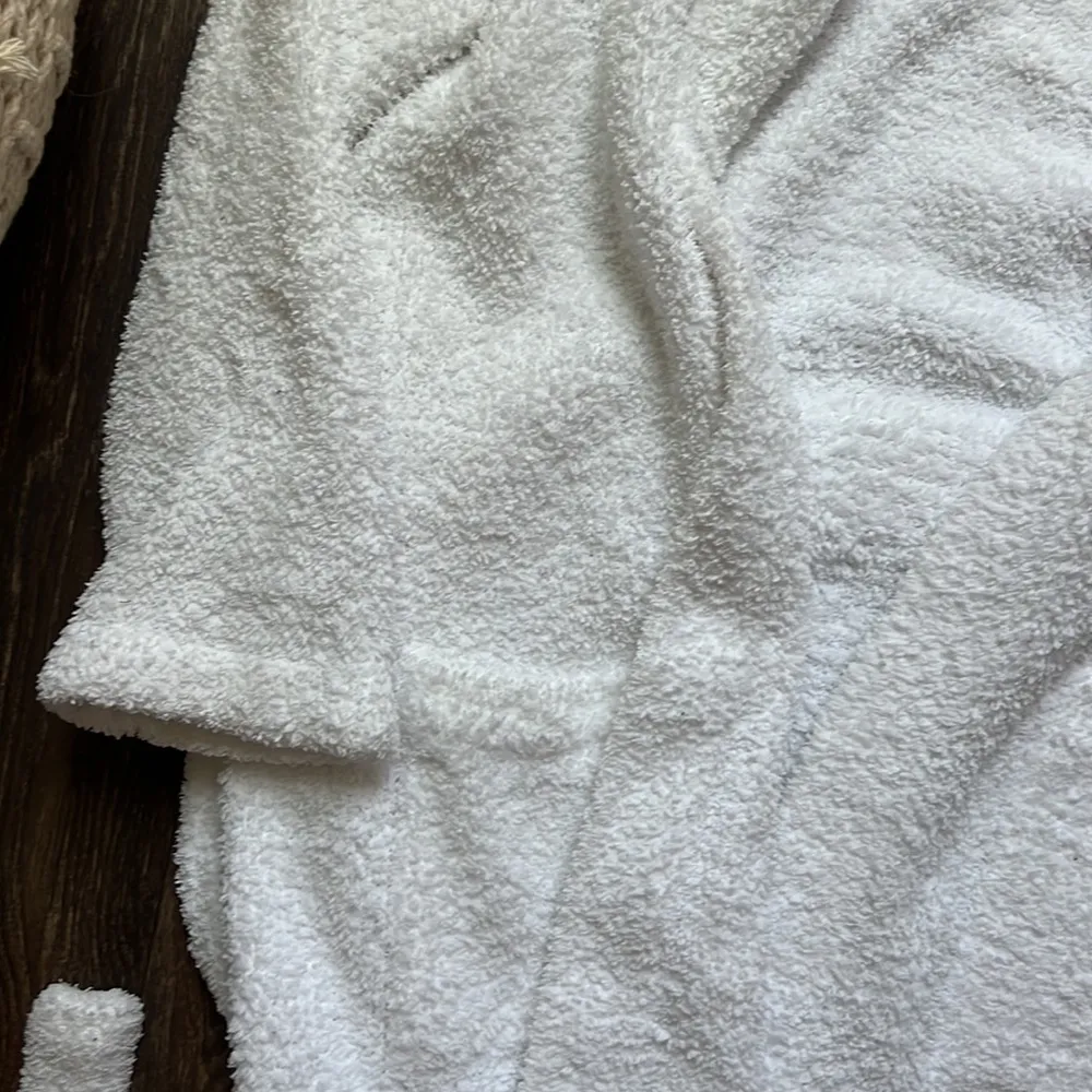 Barefoot Dreams White Robe - Image 2