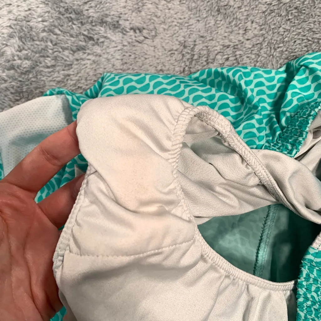 Nike Women's Wave Pattern Athletic Shorts - Image 6