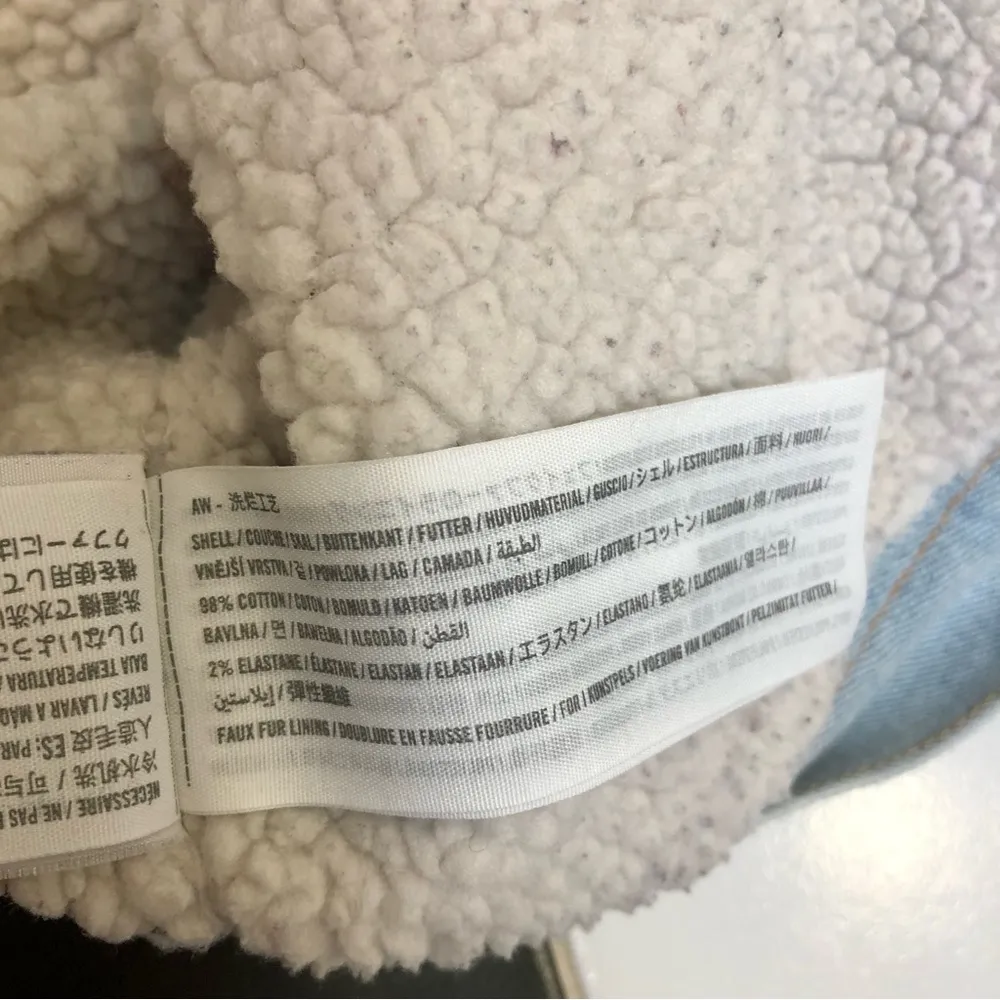 Hollister Patchwork Denim Jean Jacket Sherpa Fleece Lined Button Down Front szXS - Image 9