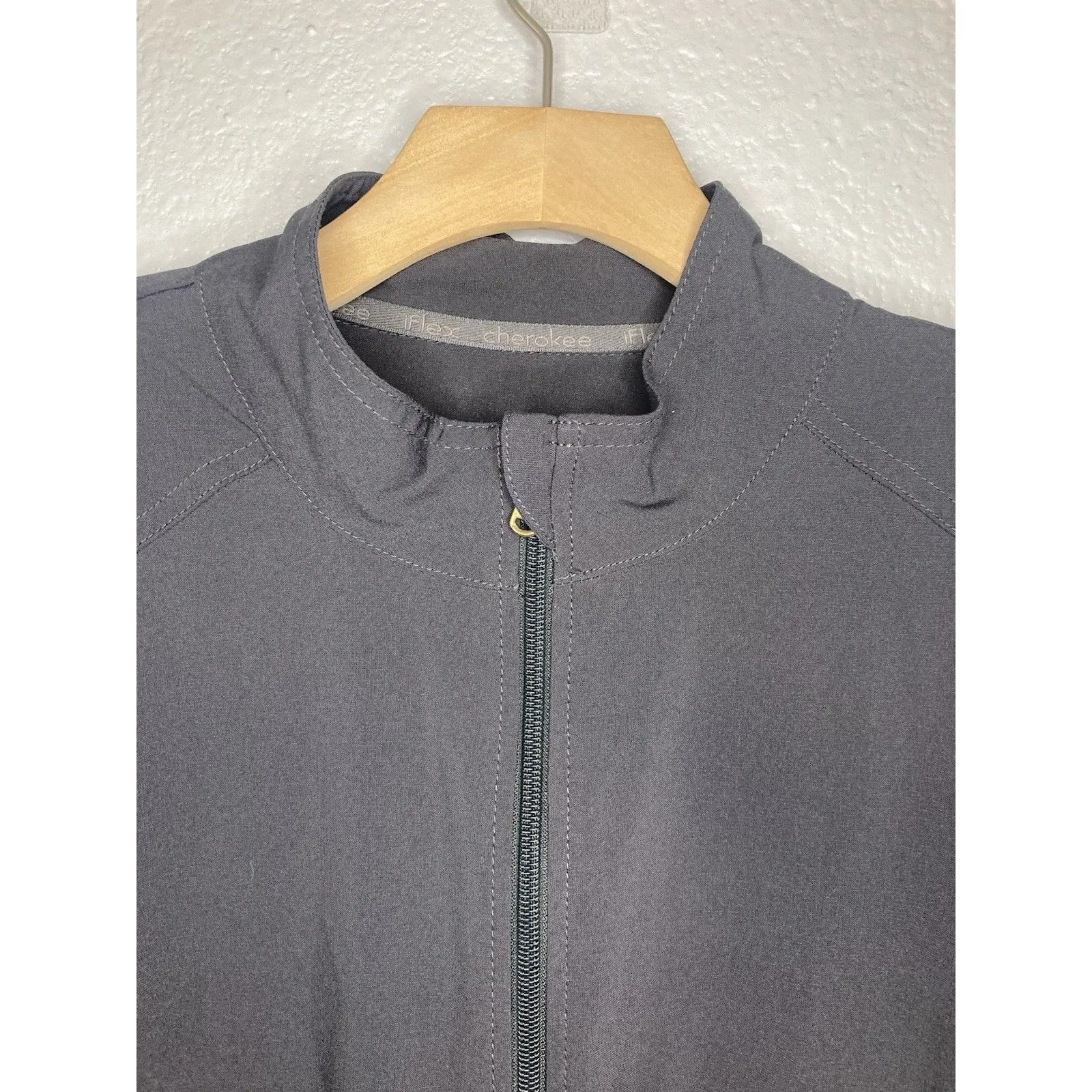 Cherokee iFlex M Scrub Jacket Charcoal Gray Uniform Warm Up Full Zip Pockets - Image 2