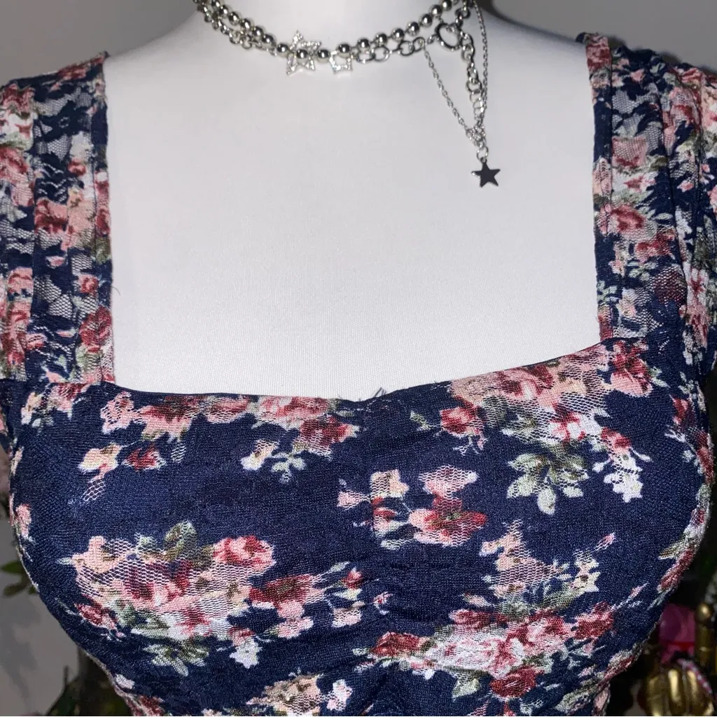 Love Culture whimsical gothic fairycore floral print square neck crop top - Image 4