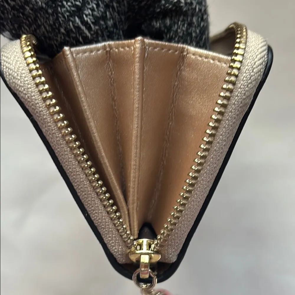 Foxer Chic Gold Women's Wallet with Moon Charm EUC - Image 6