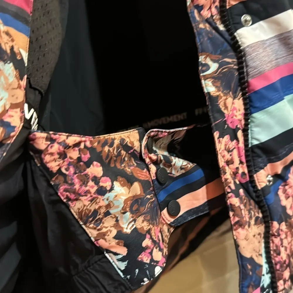 Free people coat Movement Bunny Slope Puffer Jacket NWT Black diamond print - Image 5