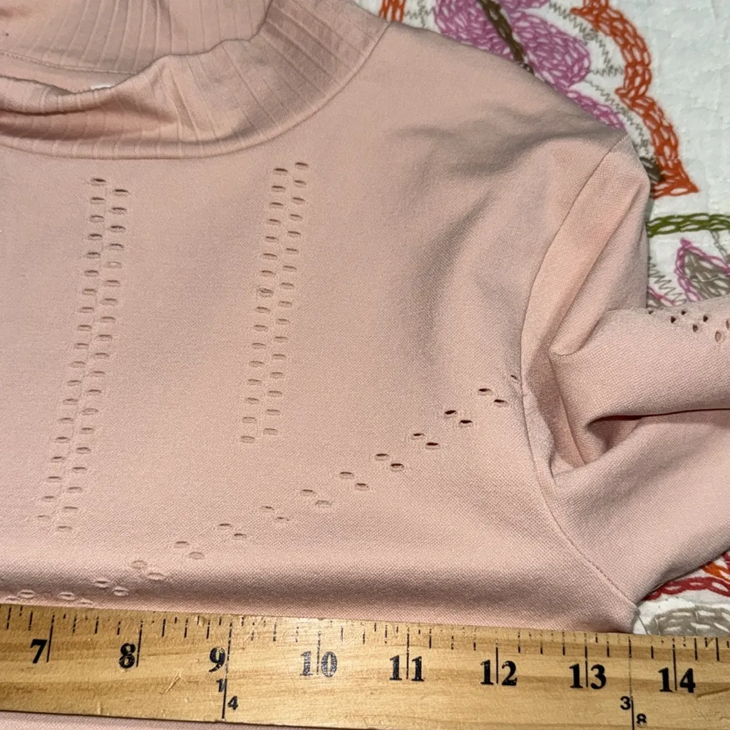 Old Navy medium seamless go-dry performance crop top long sleeve thumb hole nwt - Image 6