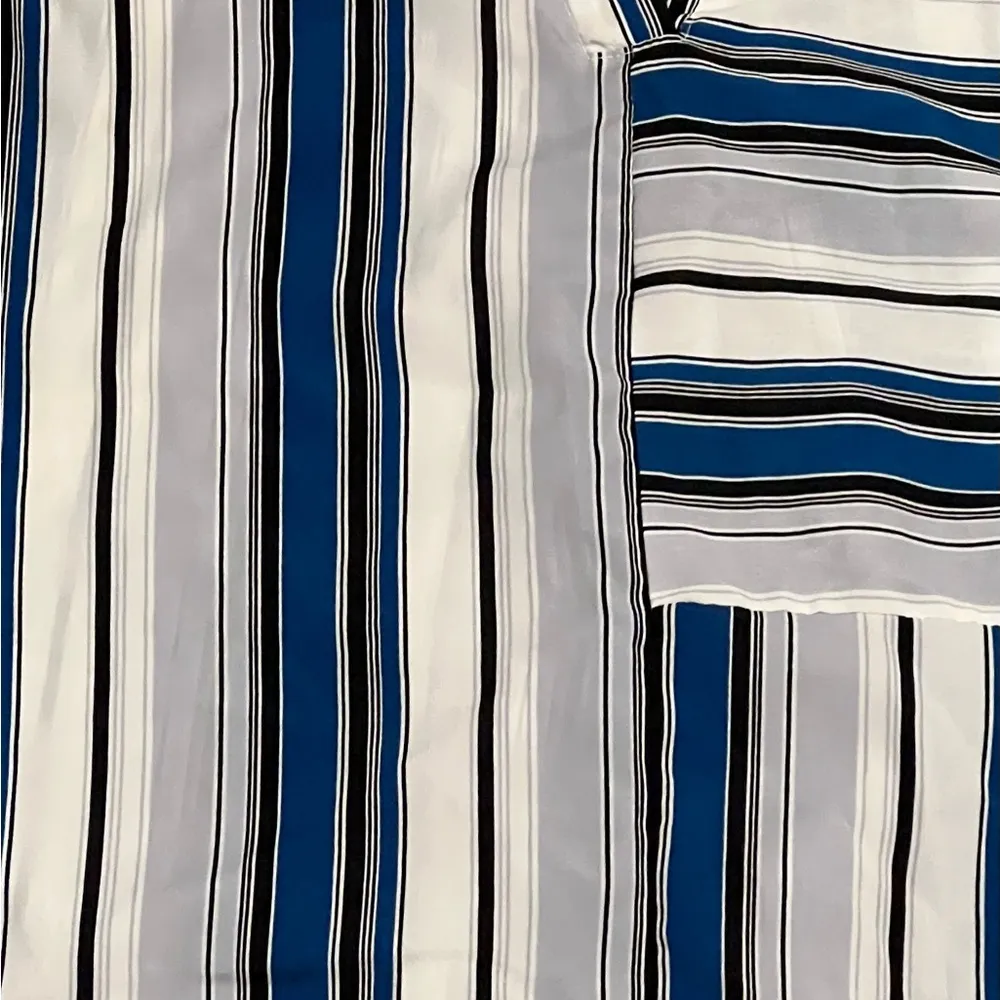 Women’s Locryz Medium Blue & White Sleeveless Top Blouse - Image 2