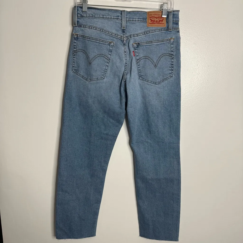 NWT‎ Levi's Women's Wedgie Straight Distressed Ripped Jeans Size 29 x 28 - Image 6